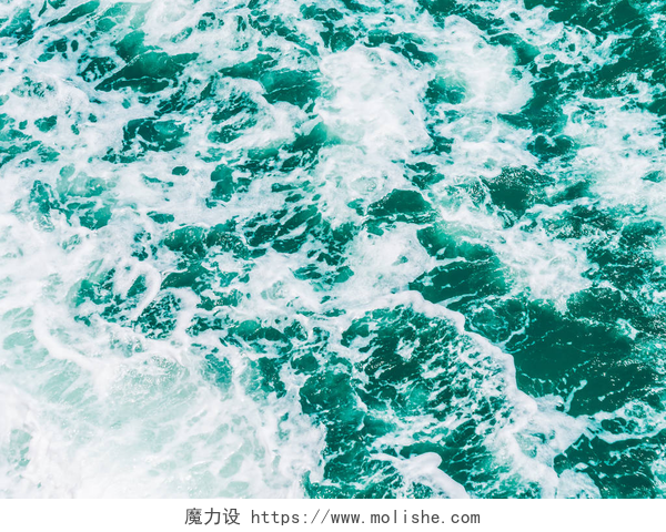 绿色的大海和海浪海洋和海洋水波的纹理和表面背景